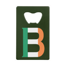 B Monogram überlagert sich auf irischer Flagge
