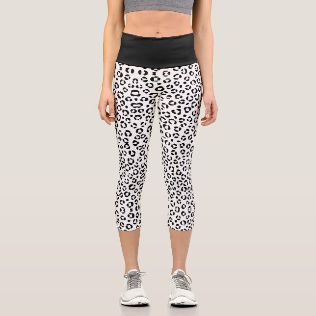 B&W Animal Print Sherpa Blanket Capri Leggings (Vorderseite)