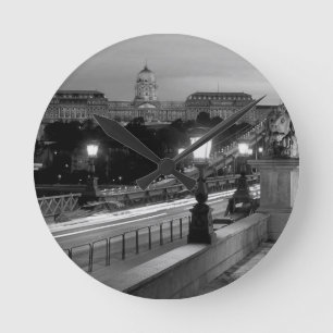 B&W Budapest Runde Wanduhr