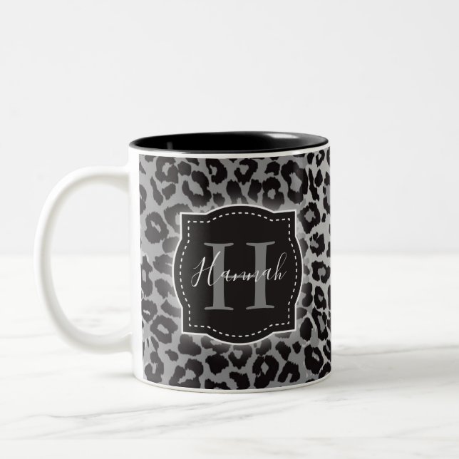 B & W Leopard Muster mit/ Custom Monogram & Name Zweifarbige Tasse (Links)