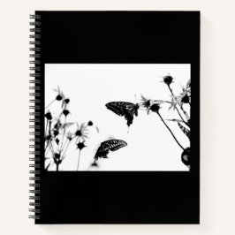 B/W Schmetterling auf einer Blume 8.5x11 SpiralNot Notizbuch