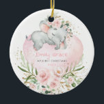 Baby 1. First Christmas Blush Floral Elephant Keramik Ornament<br><div class="desc">Dieser bezaubernde Weihnachtsschmuck besticht durch elegante,  rosa Rosen,  sanfte botanische Vegetation in Grün und Gold und einen bezaubernden,  schlafenden Babyelefanten,  der auf einem hübschen,  herzförmigen Ballon liegt. Klicken Sie auf die Schaltfläche "Weitere Anpassung",  wenn Sie den Stil und die Position des Textes neu ordnen und formatieren möchten.</div>
