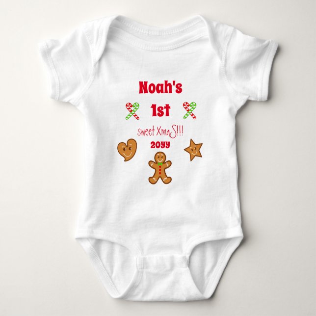 Baby 1. Sweet XmaS Gingerbread Pals Roter Text Strampler (Vorderseite)
