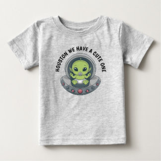 Baby Alien in UFO T-shirt