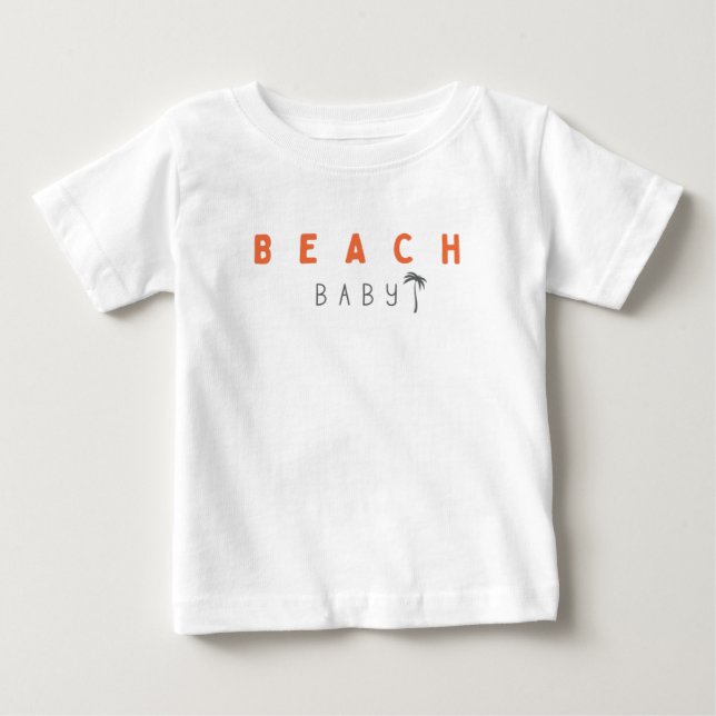 Baby am Strand. Baby T - Shirt (Vorderseite)