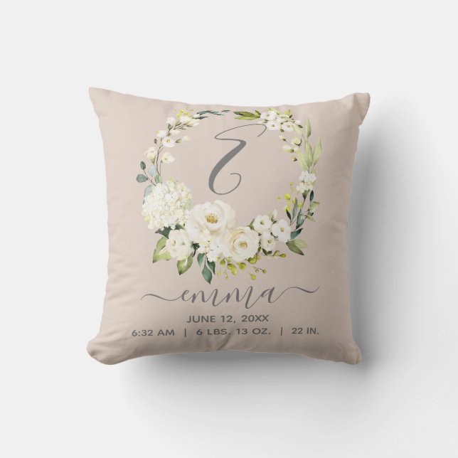 Baby Birth Stats Blush Pink White Floral Wreath Kissen (Vorderseite)