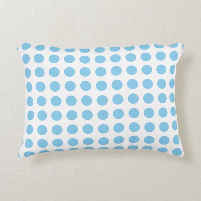 Baby Blue on White Large Horizontal Polka Dots Dekokissen (Vorderseite)
