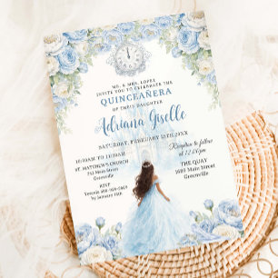 Baby Blue Weiße Florale Cinderella Quinceanera 15 Einladung