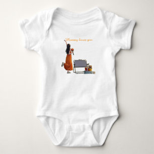 Baby-Body mit Aufschrift 'Mommy loves you'. Baby Strampler