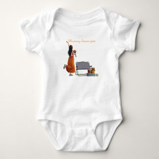Baby-Body mit Aufschrift 'Mommy loves you'. Baby Strampler