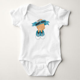 Baby Boy Shoe Banner – A Cute and Classic Welcome Baby Strampler