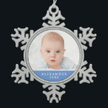 Baby Boy's First Christmas Ornament<br><div class="desc">Dieses einfache,  aber elegante Dekor ist der perfekte Weg,  um das erste Weihnachtsfest Ihres Babys zu feiern. Personalisieren Sie mit dem Namen Ihres Sohnes,  dem Geburtsjahr und einem Foto für ein Geschenk,  das für Jahre geschätzt wird.</div>