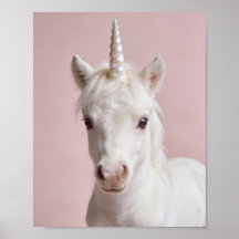Baby Einhorn Portrait – Magische Kinderzimmer Wand