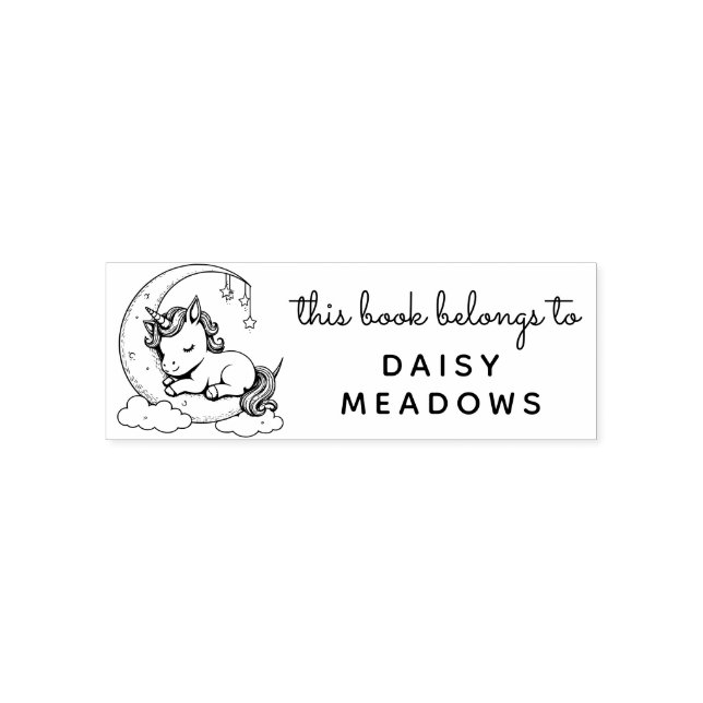 Baby Einhornschlafen auf einer Mondbücherei Permastempel (Design)