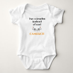 Baby Einteiler mit süßem Slogan, Elefanten, Zwilli