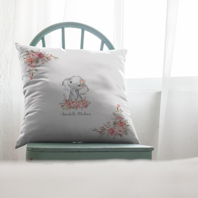 Baby Elephant Boho Chic Watercolor Kissen (Von Creator hochgeladen)