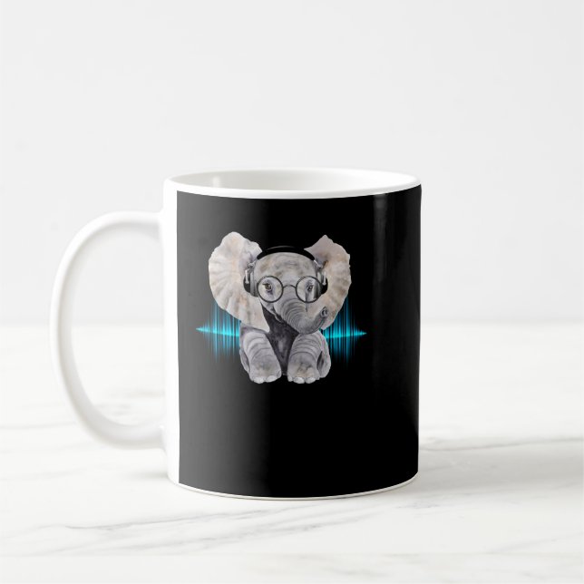 Baby Elephant DJ Tragen von Kopfhörern und Glasges Kaffeetasse (Links)
