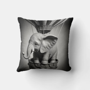 Baby Elephant in einem Heißluftballon Kissen