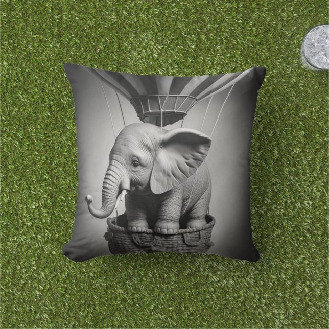 Baby Elephant in einem Heißluftballon Kissen (Golfball-Marker)
