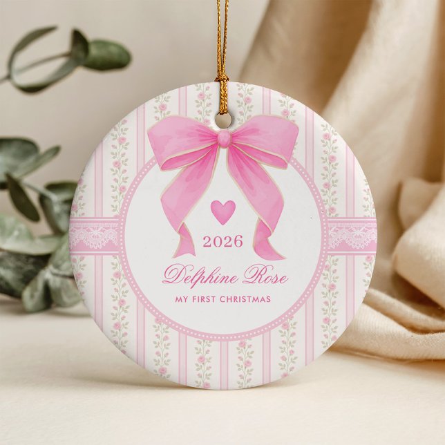 Baby First 1st Christmas Coquette Pink Bow Roses Keramik Ornament (Von Creator hochgeladen)