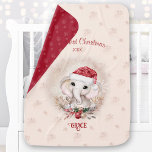 Baby First Christmas Baby Blanket Santa Elephant Babydecke<br><div class="desc">Die erste Weihnachtsdecke des kleinen Mädchens mit einem niedlichen Elefantenmädchen in der Weihnachtsmannmütze,  die Imitate Rose goldene Schneeflocken auf beigem Hintergrund und Rot auf der anderen Seite. Personalisieren Sie den gesamten Text einfach oder verließ Sie ihn leer. Kate Eden Art</div>