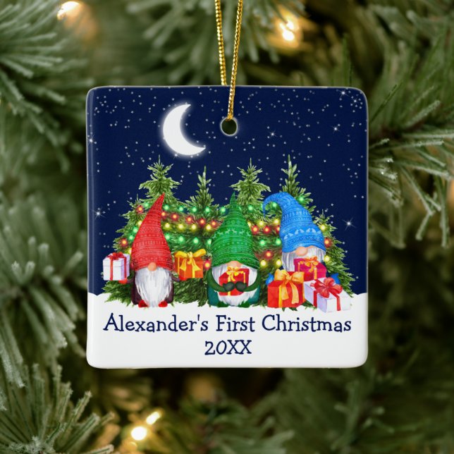 Baby First Christmas Lights Sky Wasserfarbe Gnomes Keramikornament (Baum)
