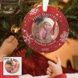 Baby First CHRISTMAS Red Snowflake Foto Ornament<br><div class="desc">Erinnern Sie sich an die ERSTEN CHRISTMAS eines Babys mit einem Sake-Ornament in Rot mit weißen Schneeflocken und personalisiert mit einem Foto und Ihrem Text auf der Vorderseite und einem gebackenen Foto auf der Rückseite von zweiseitigen Ziergegenständen. FOTO TIPP: Wählen Sie vor dem Hochladen ein Foto mit dem Thema in...</div>