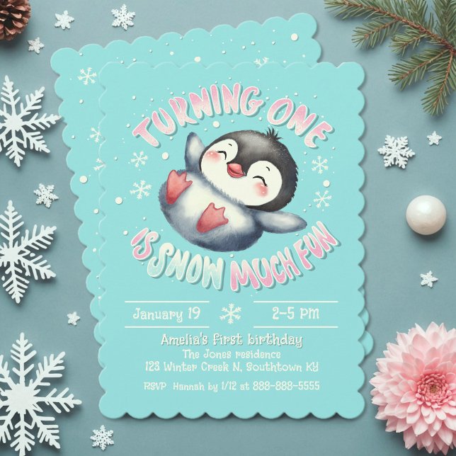 Baby First Geburtstag Niedlich Winter Pinguin Aqua Einladung (Adorable Winter-themed 1st birthday invitation featuring a happy baby penguin playing in the snow.)