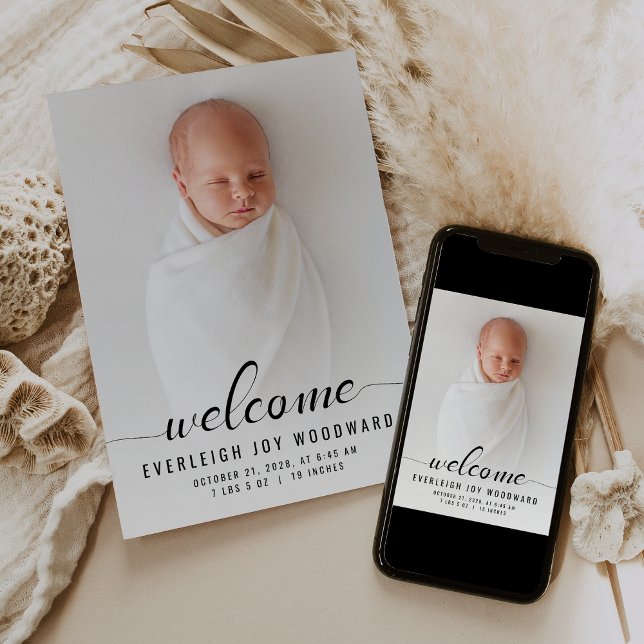 Baby Foto Calligraphy Black and White Birth Ankündigung (Von Creator hochgeladen)