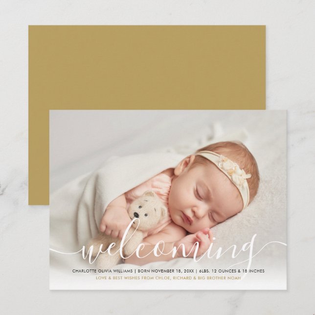 Baby Foto Elegante Script Begrüßung der Goldene Ge Ankündigungspostkarte (Vorne/Hinten)