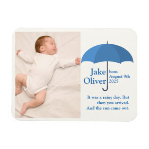 Baby Foto mit Name und Datum unter blauem Umbrett Magnet