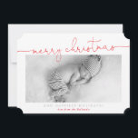 BABY FOTO Moderne Kalligraphie frohe Weihnachtsrot Feiertagskarte<br><div class="desc">von kat massard >>> kat@simplysweetPAPERIE.com << Send und extra besondere Nachricht mit Stil und Pizzazz in diesem Jahr... Personalisiert mit Ihren Details & Fotos werden sich meine modernen Urlaubsprodukte von den Grußfreuden abheben, die Ihre Freunde und Familie in dieser Saison erhalten werden, und ein besonderes Memento machen, das lange nach...</div>