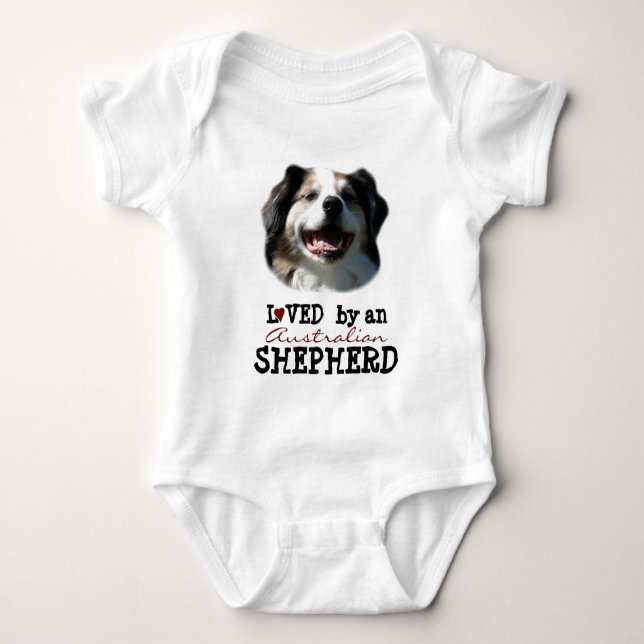 Baby geliebt von einem australischen Schäfer Baby Strampler (Vorderseite)