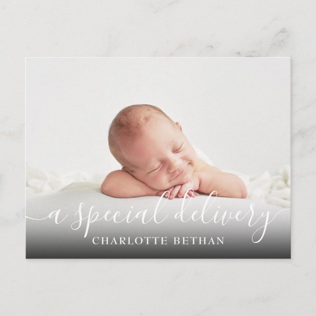 Baby Girl A Special Delivery Script Pink Birth Ankündigungspostkarte (Vorderseite)