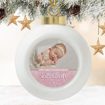 Baby Girl Foto First Christmas Script Keramik Kugel-Ornament<br><div class="desc">Rosa erste Weihnachtsbaby Mädchen Foto Drehbuch Keramik Kugel Weihnachtsschmuck. Fügen Sie Ihr Lieblings-Baby-Foto mit ihrem Namen und das Jahr,  um eine schöne einzigartige Erinnerung und Geschenk zu schaffen. Ein besonderer Vorzug,  um Ihre neue Ankunft zu feiern! Entwickelt von Thisisnotme©</div>