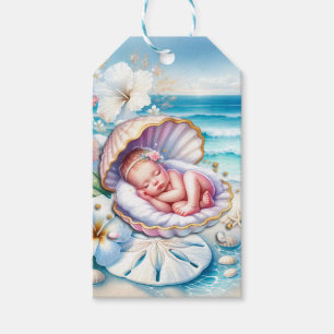 Baby Girl in einer Seashell Baby Dusche Geschenkanhänger