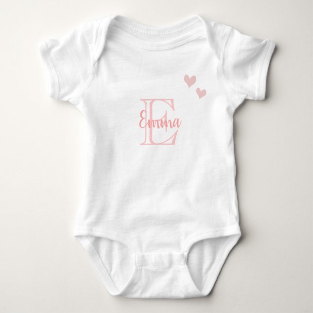 Baby Girl Vorname Pink Monogram Herz Strampler (Vorderseite)