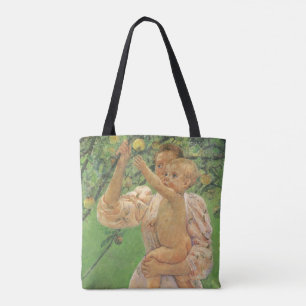 Baby greift nach einem Apfel von Mary Cassatt Tasche