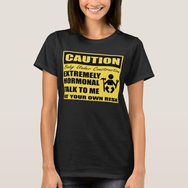 Baby im Bau, lustige Mutterschaft T-Shirt (Vorderseite)