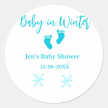 Baby im Winter duschen blaue Babyfüße Schneeflocke