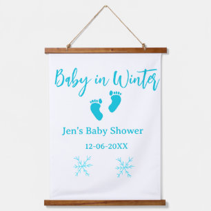 Baby im Winter duschen blaue Babyfüße Schneeflocke Wandteppich Mit Holzrahmen