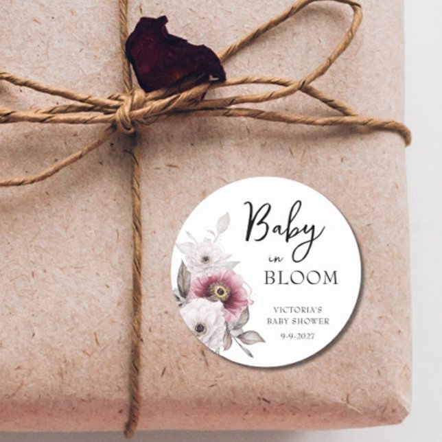 Baby in Bloom Baby Shower Runder Aufkleber (Von Creator hochgeladen)