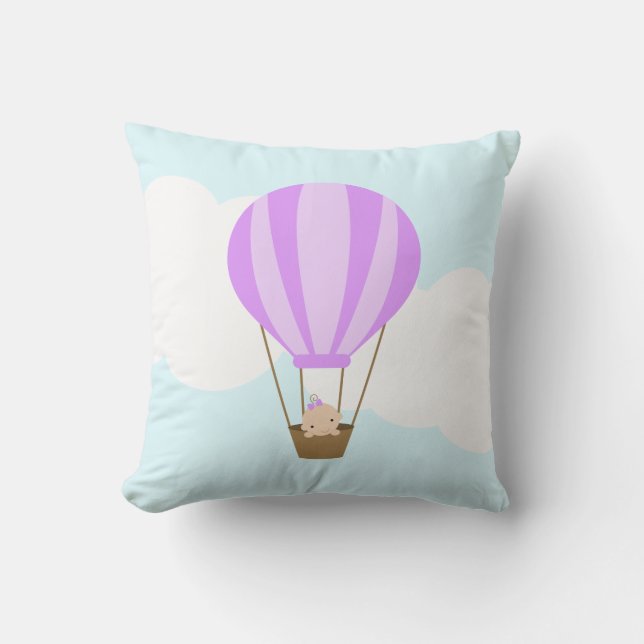 Baby in Heißluftballon {Lavendel} Kissen (Vorderseite)