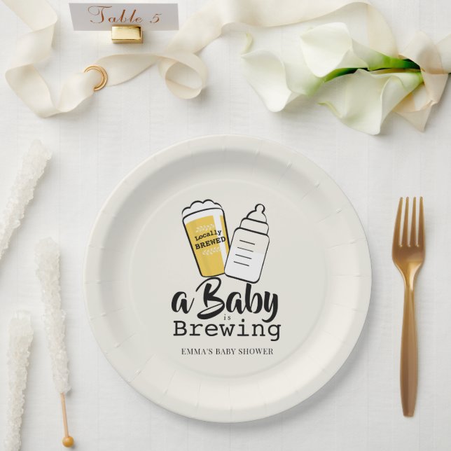 Baby is Brewing Beer Baby Bottle Beige Baby Shower Pappteller (Hochzeit)