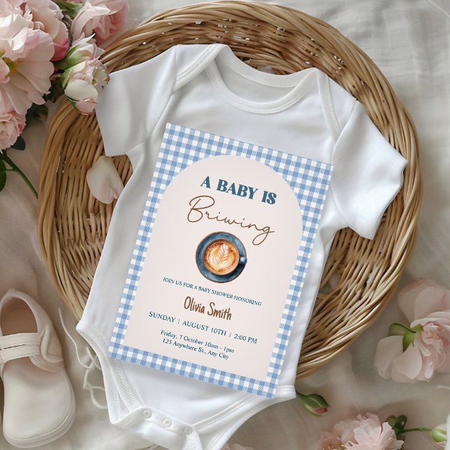 Baby is Brewing Coffee Baby Shower Blue Gingham  Einladung (Von Creator hochgeladen)