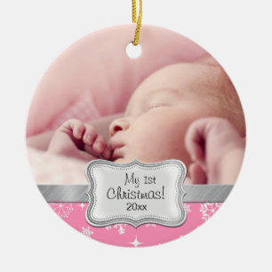 Baby ist 1. Weihnachten.  Rosa und weiße Schneefl Keramikornament