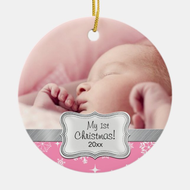 Baby ist 1. Weihnachten.  Rosa und weiße Schneeflo Keramikornament (Vorne)