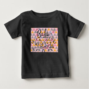 Baby ist es kalte äußere Strickjacke T-shirt