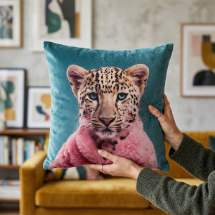Baby-Leopard in rosa Pelzmantel Türkis  Kissen