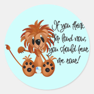 Baby-Löwe hören mich, T-Shirts und Geschenke zu Runder Aufkleber